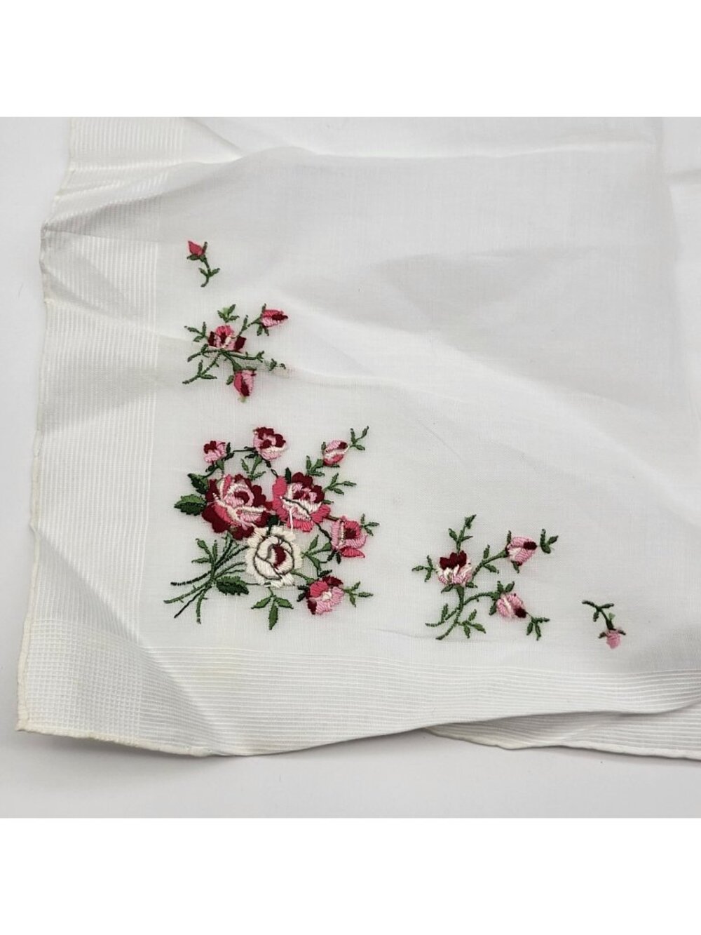 Lovely Vintage Hanky Embroidered roses rose ladies